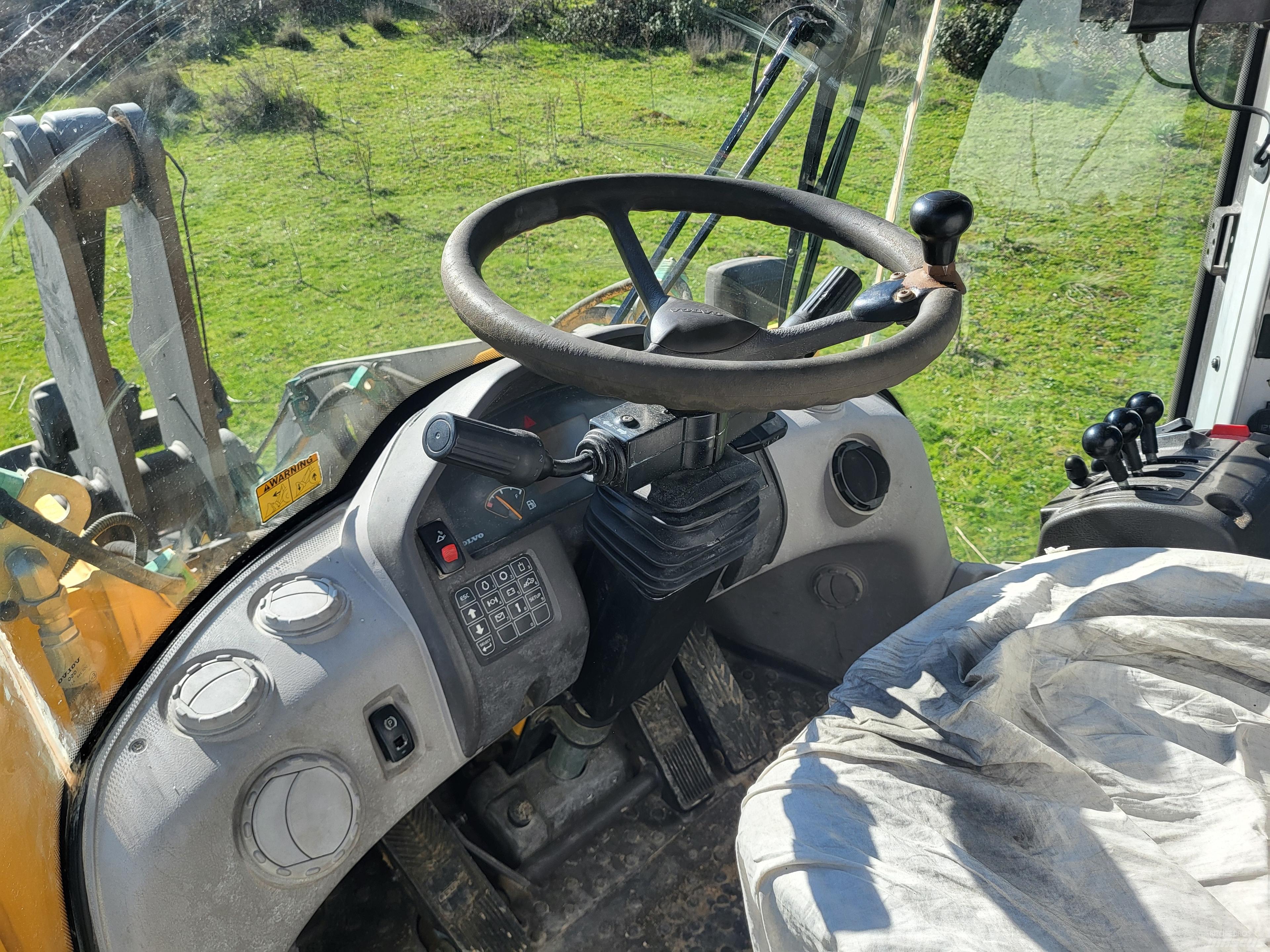 Volvo L90f Naudoti ratiniai krautuvai