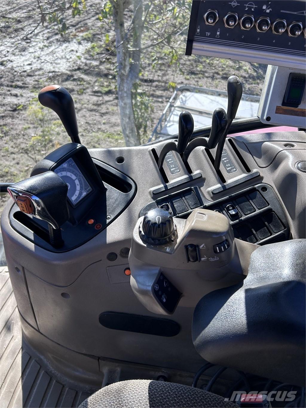 CASE Maxxum 125 Traktoriai