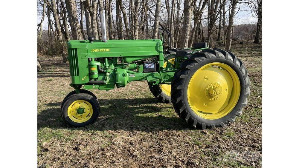 John Deere 40T Traktoriai
