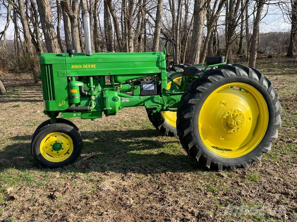John Deere 40T Traktoriai