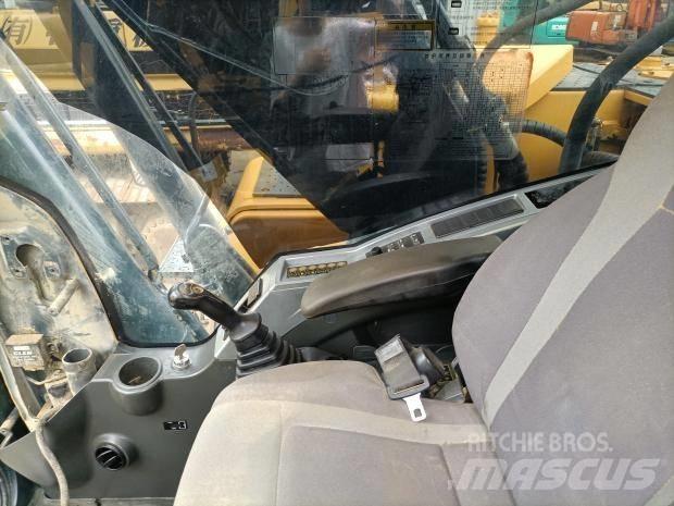 Hyundai 220LC Vikšriniai ekskavatoriai
