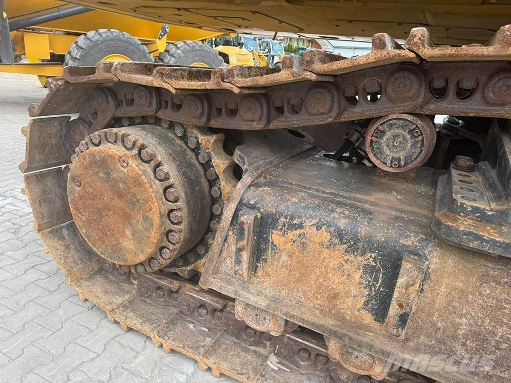CAT 390 F L ME Vikšriniai ekskavatoriai