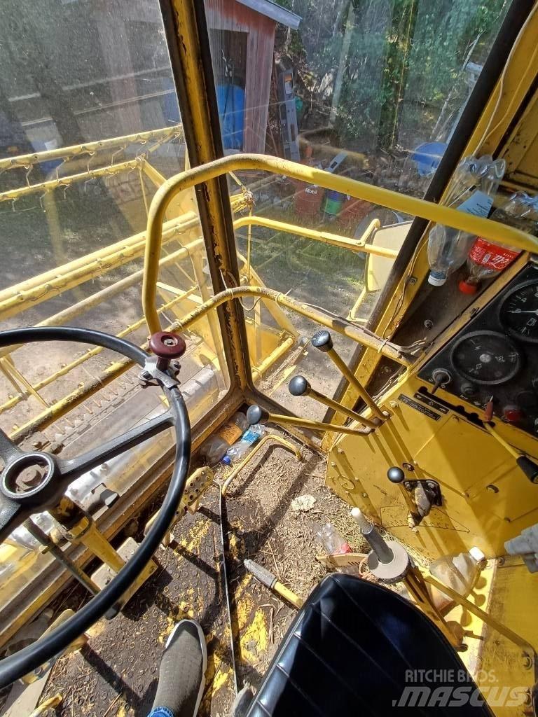 New Holland 8030 Derliaus nuėmimo kombainai