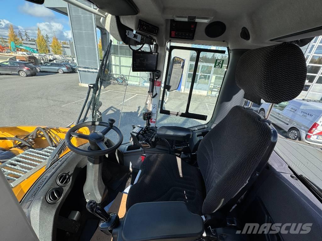 Liebherr L546 Naudoti ratiniai krautuvai