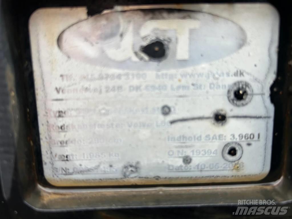 Volvo L 120 H Naudoti ratiniai krautuvai