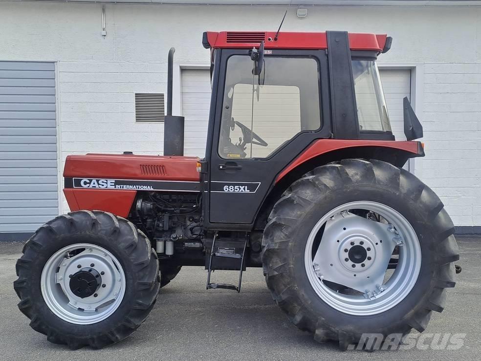 Case IH 685 XL Traktoriai