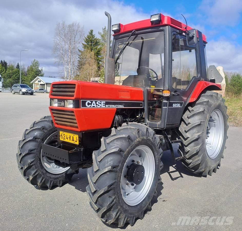 Case IH 685 XL Traktoriai