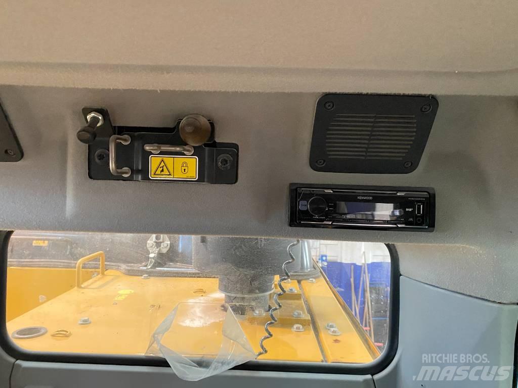 CAT 323F LN Vikšriniai ekskavatoriai