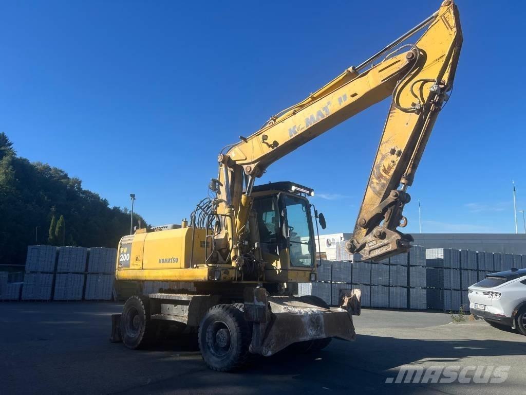 Komatsu PW 200-7 Ratiniai ekskavatoriai