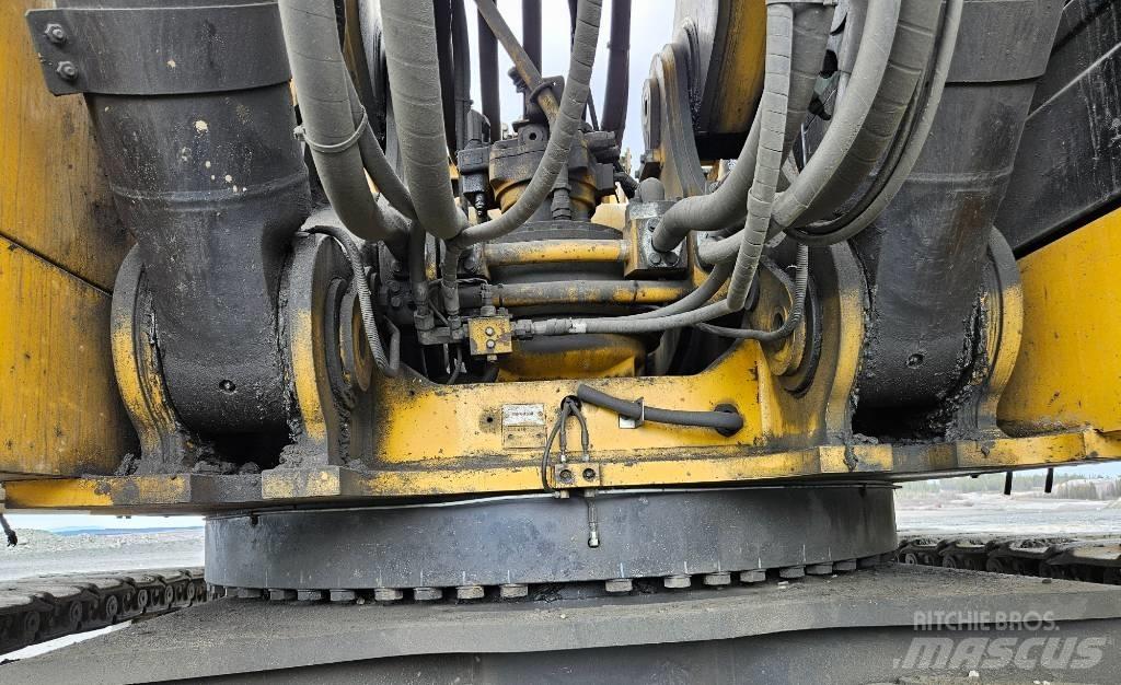 CAT 390 F Vikšriniai ekskavatoriai