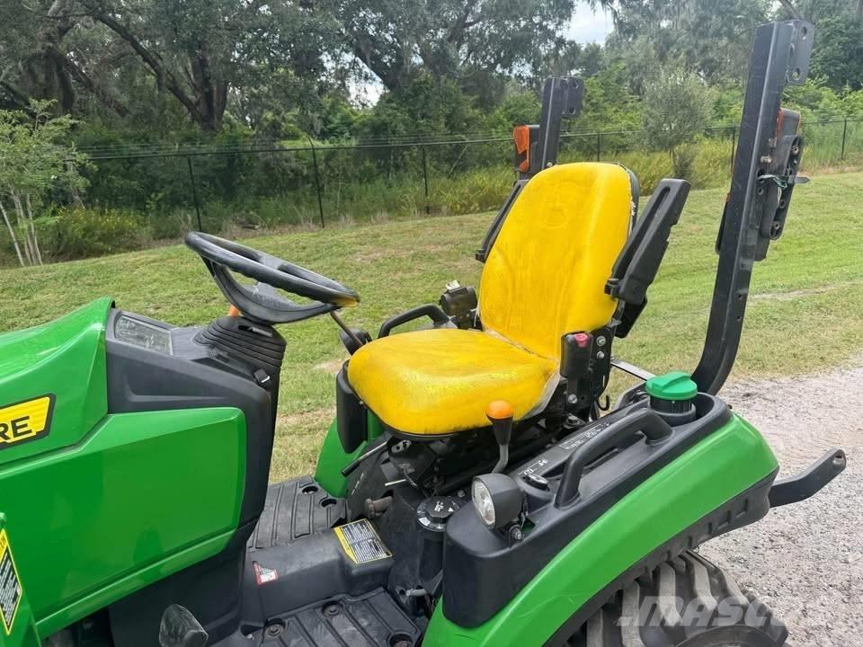 John Deere 1025 R Traktoriai