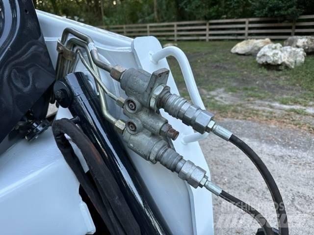 Bobcat S 450 Krautuvai su šoniniu pasukimu