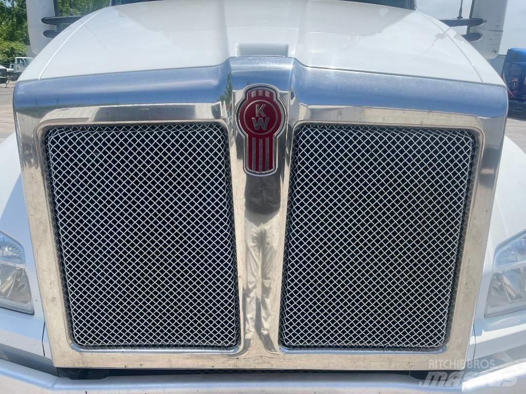 Kenworth T 880 Naudoti vilkikai