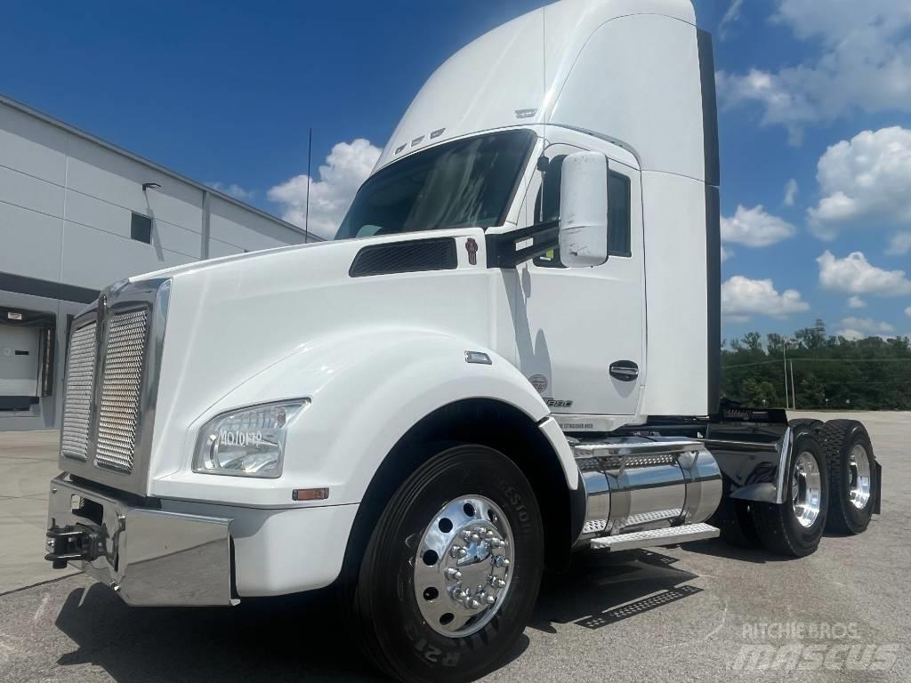 Kenworth T 880 Naudoti vilkikai
