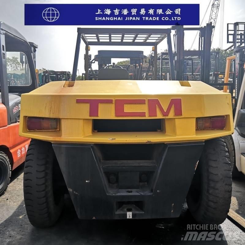 TCM 100 Dyzeliniai krautuvai