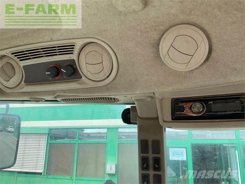 John Deere 5820 Traktoriai