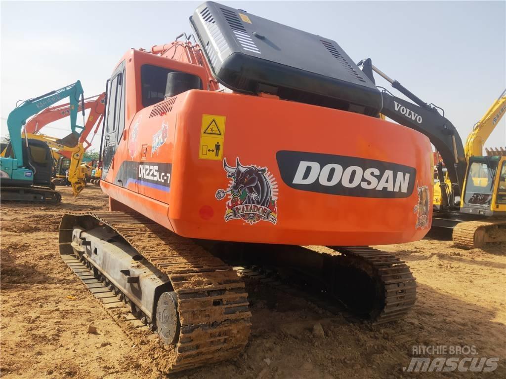 Doosan DH 225 LC-7 Vikšriniai ekskavatoriai
