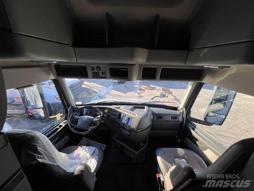 Volvo VNL860 Naudoti vilkikai