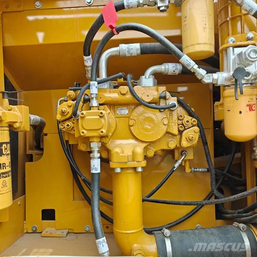 CAT 329 D Vikšriniai ekskavatoriai