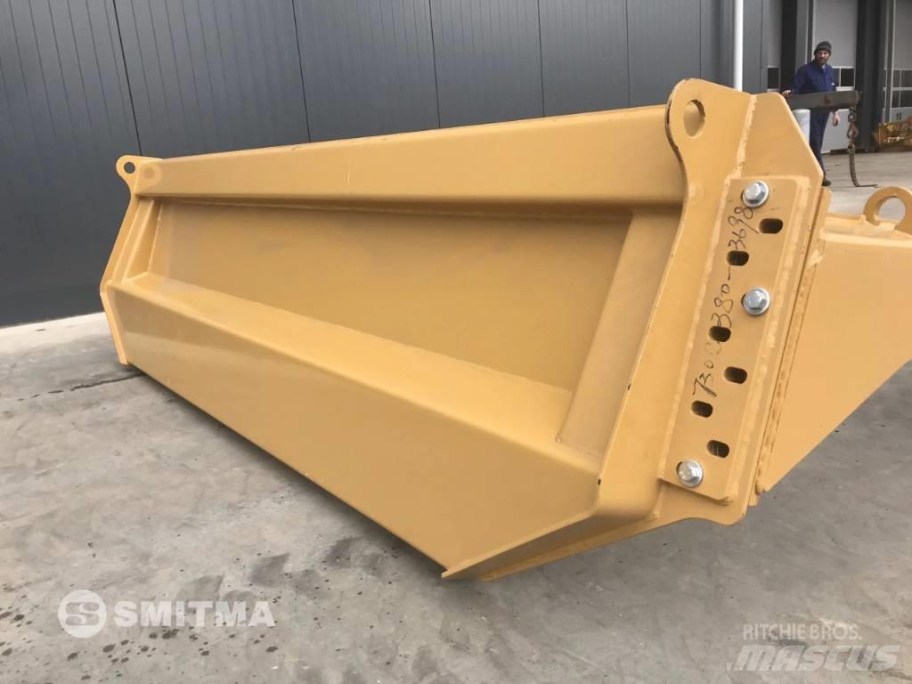 CAT 730C Galiniai žibintai