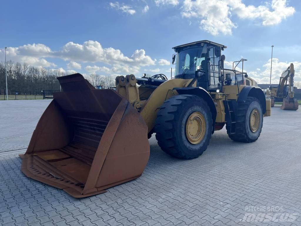 CAT 982M Naudoti ratiniai krautuvai