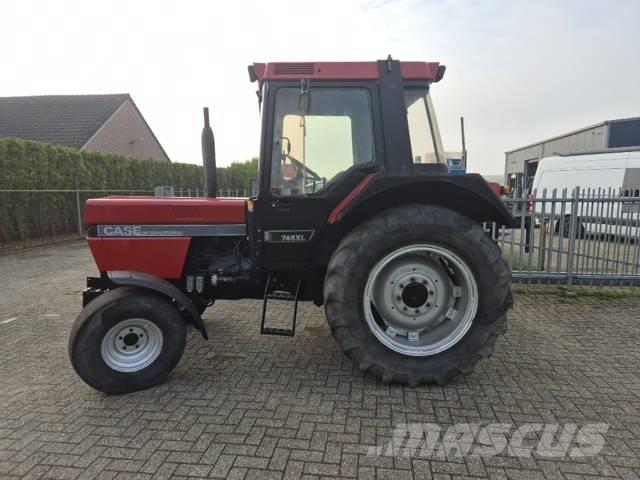 Case IH 745 XL Traktoriai