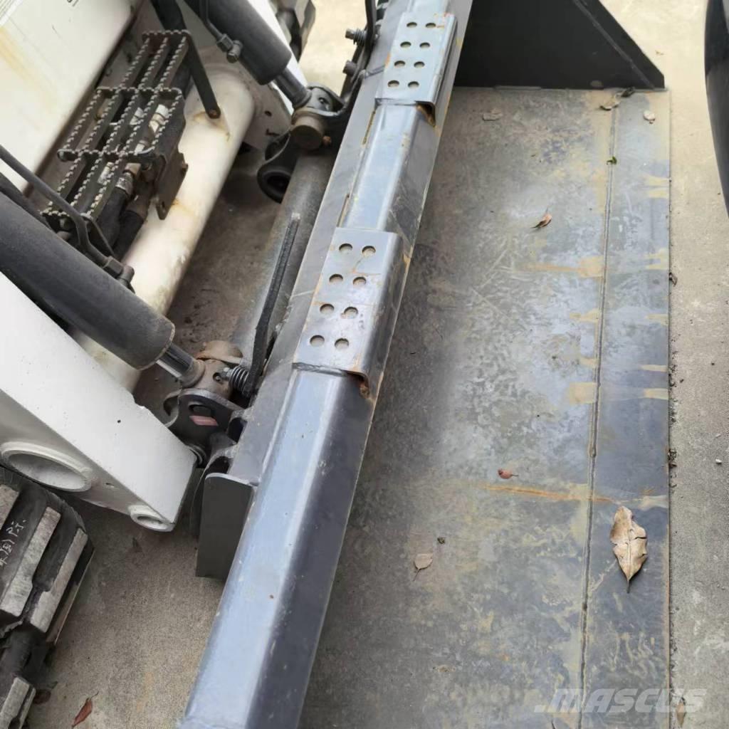 Bobcat T 770 Krautuvai su šoniniu pasukimu