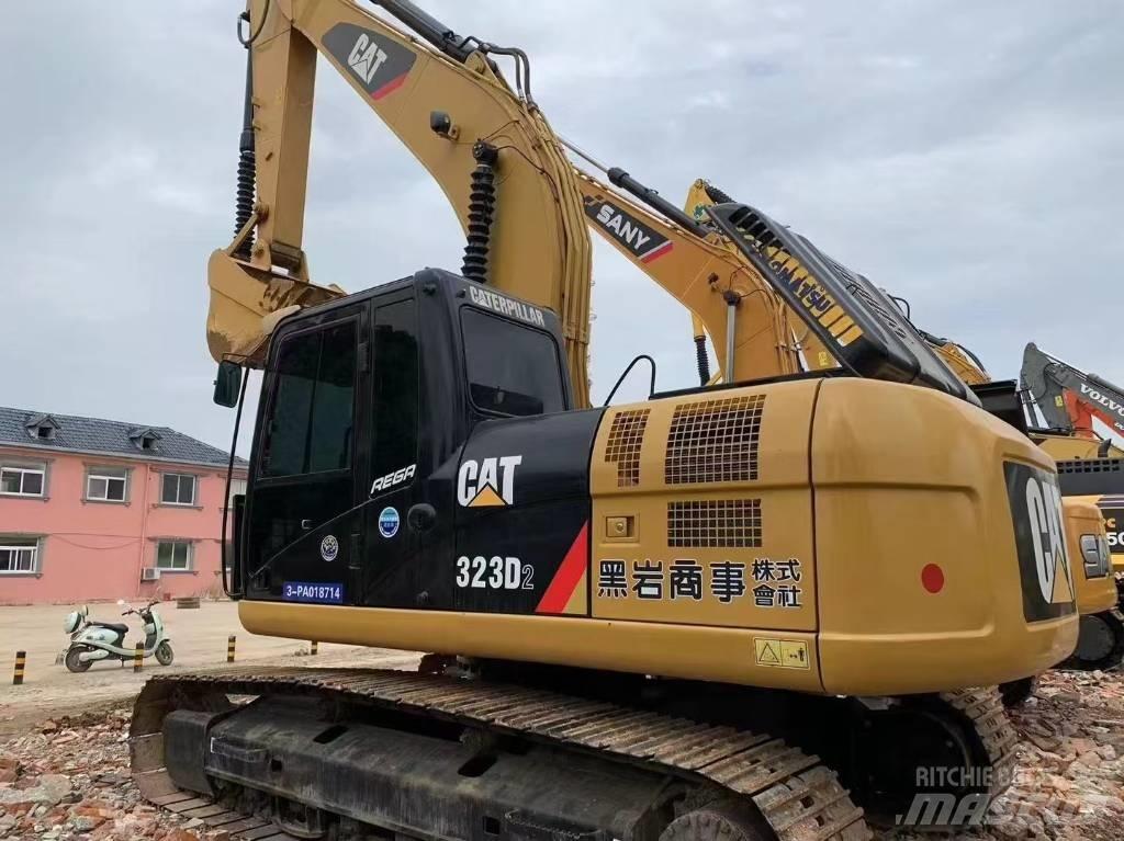 CAT 323 D L Vikšriniai ekskavatoriai
