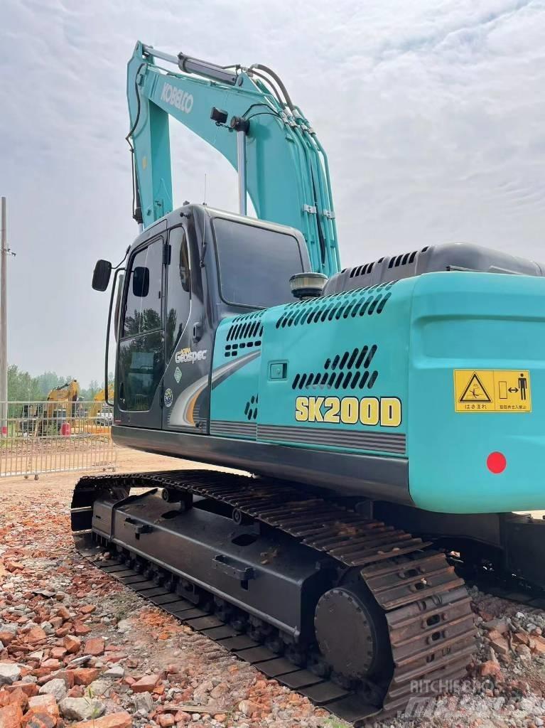 Kobelco 200 Vikšriniai ekskavatoriai