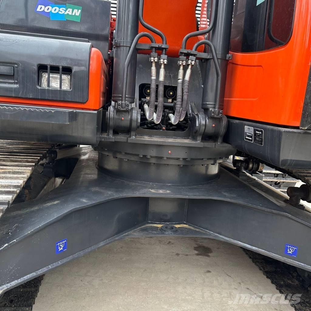 Doosan DX225LC-9C Vikšriniai ekskavatoriai