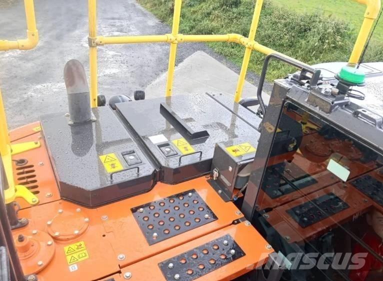 Hitachi ZX 130LCN Vikšriniai ekskavatoriai