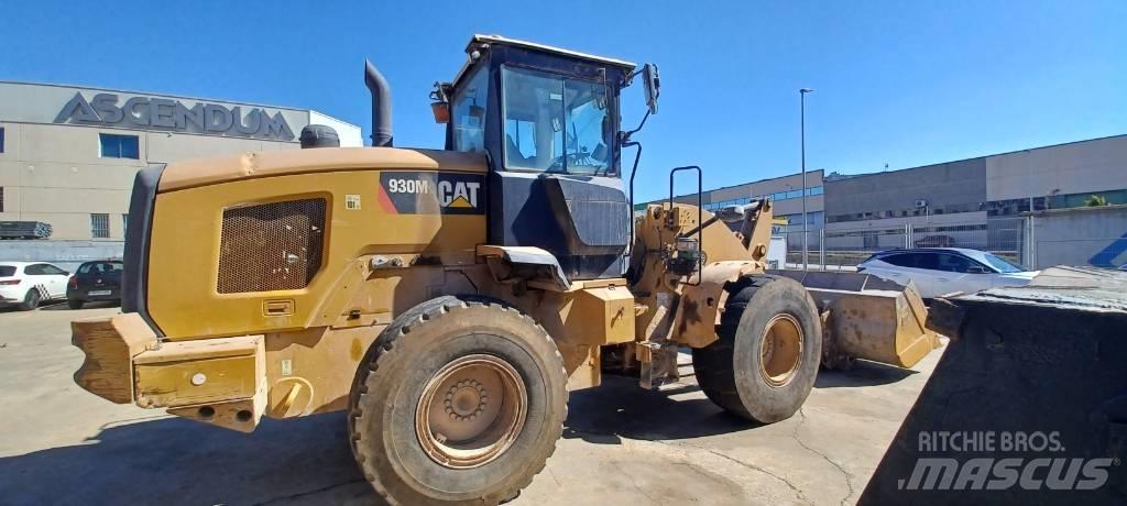 CAT 930 M Naudoti ratiniai krautuvai