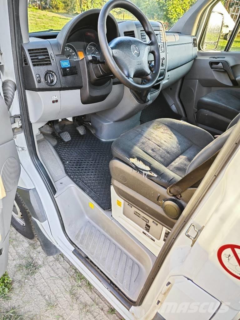 Palfinger P 250 BK Ant vilkikų montuojamos kėlimo platformos