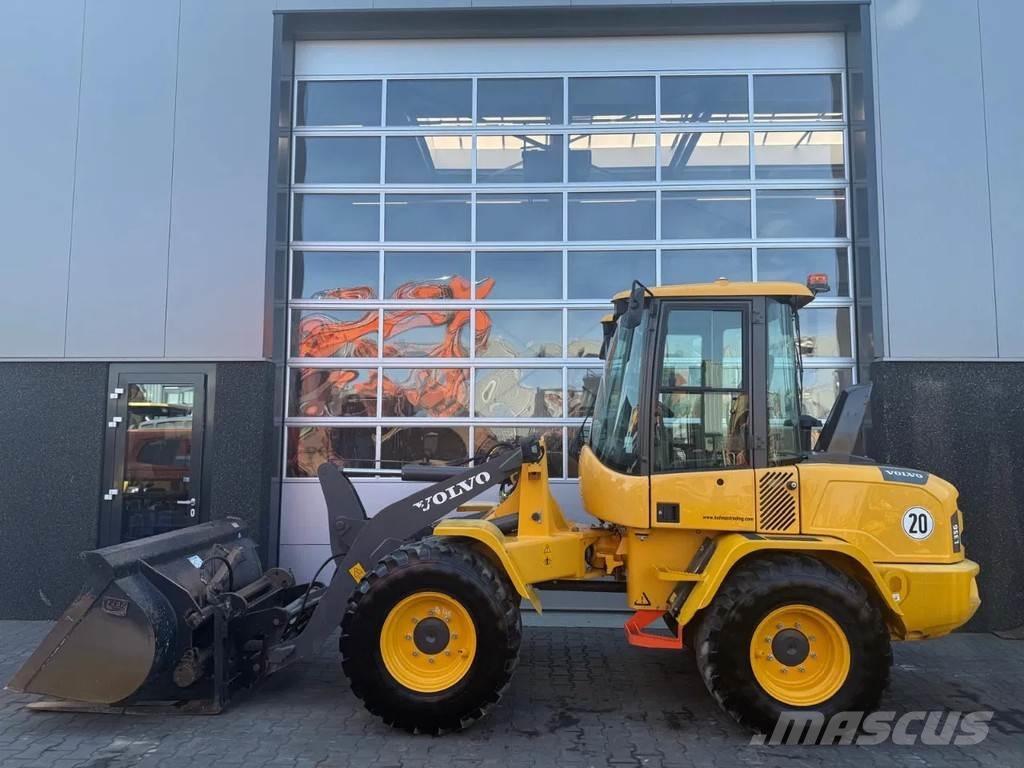 Volvo L35G Naudoti ratiniai krautuvai