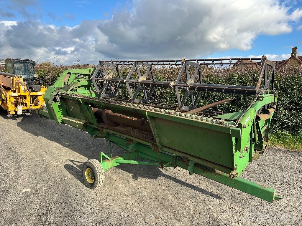 John Deere 1075 Derliaus nuėmimo kombainai