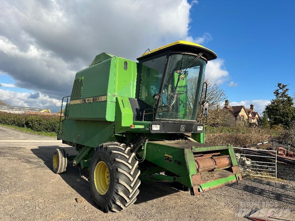 John Deere 1075 Derliaus nuėmimo kombainai