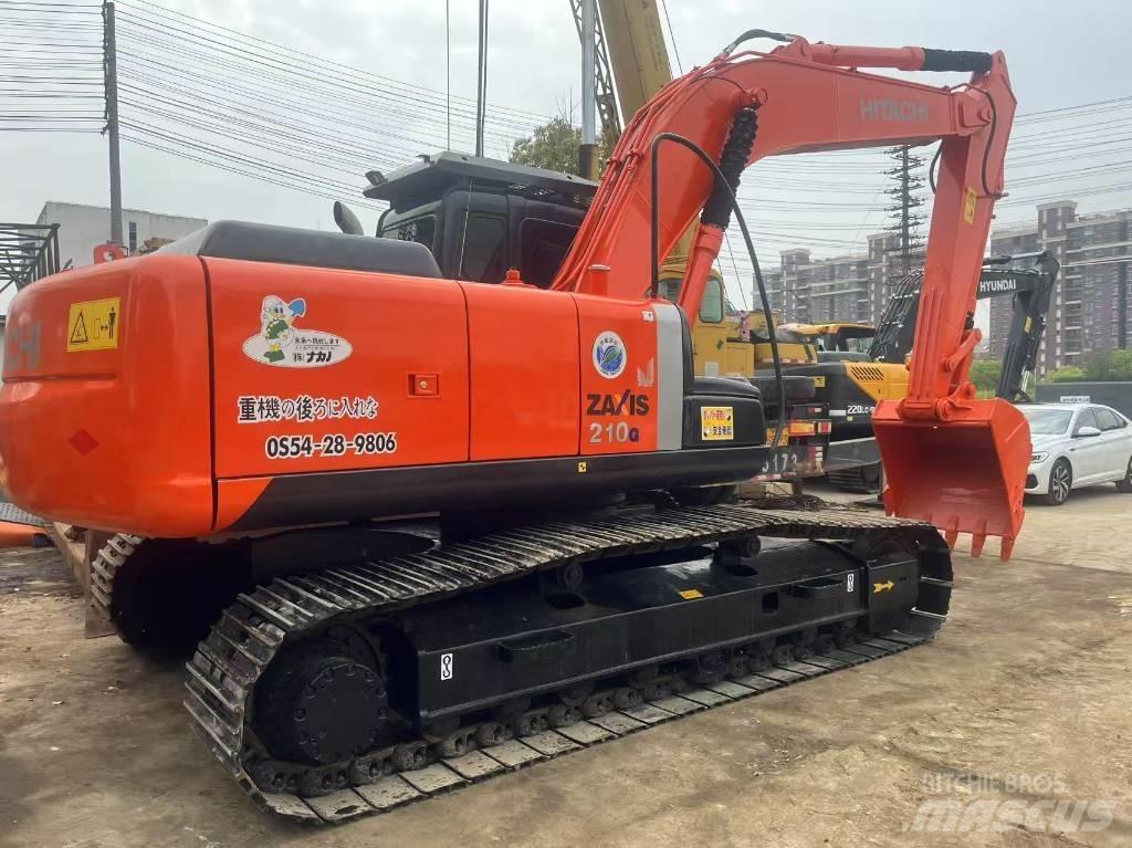 Hitachi 210LC Vikšriniai ekskavatoriai
