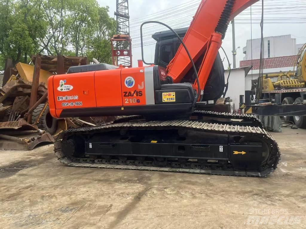 Hitachi 210LC Vikšriniai ekskavatoriai