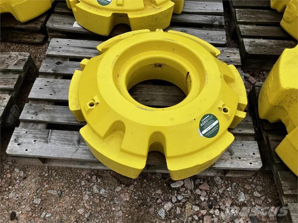 John Deere 620 kg Kiti naudoti traktorių priedai