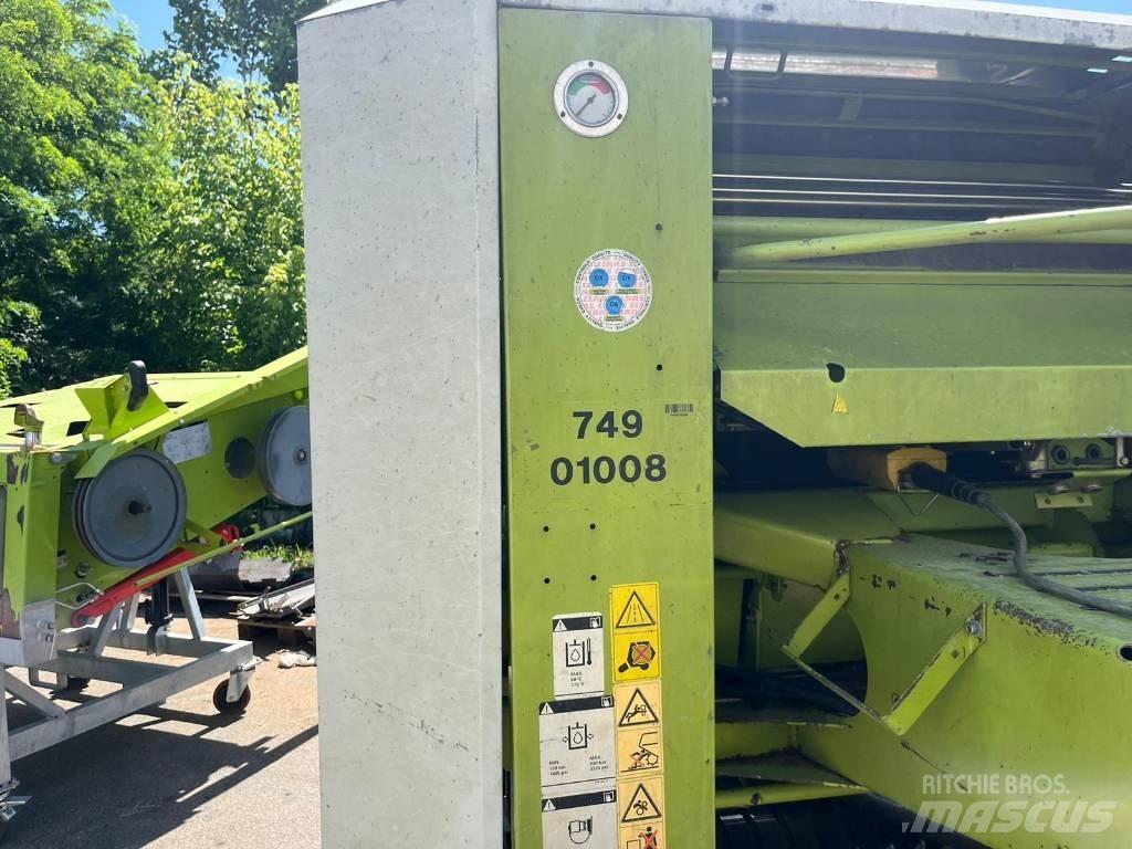 CLAAS Rollant 240 Ritinių presai