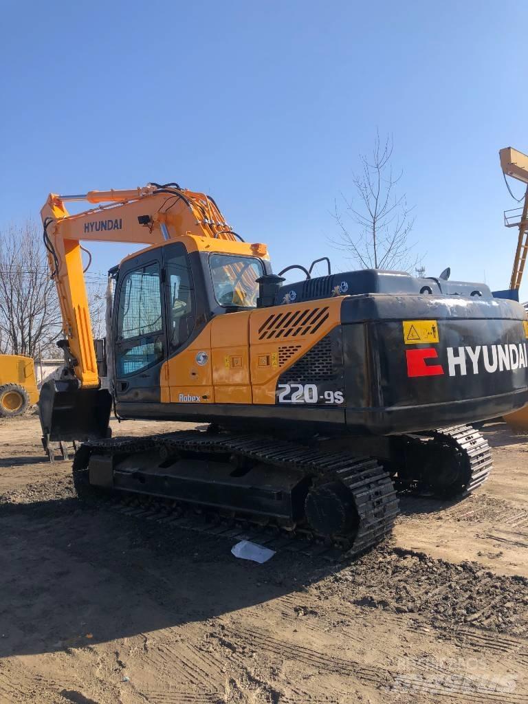 Hyundai 220-9s Vikšriniai ekskavatoriai