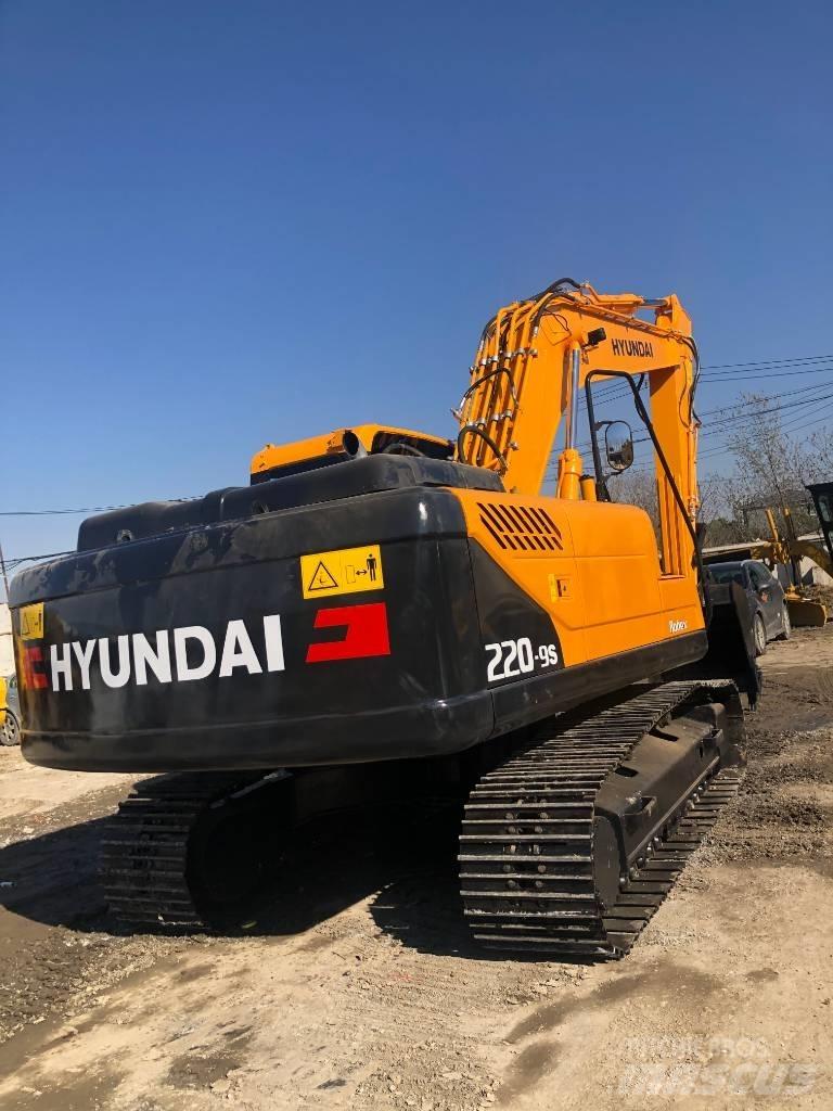 Hyundai 220-9s Vikšriniai ekskavatoriai
