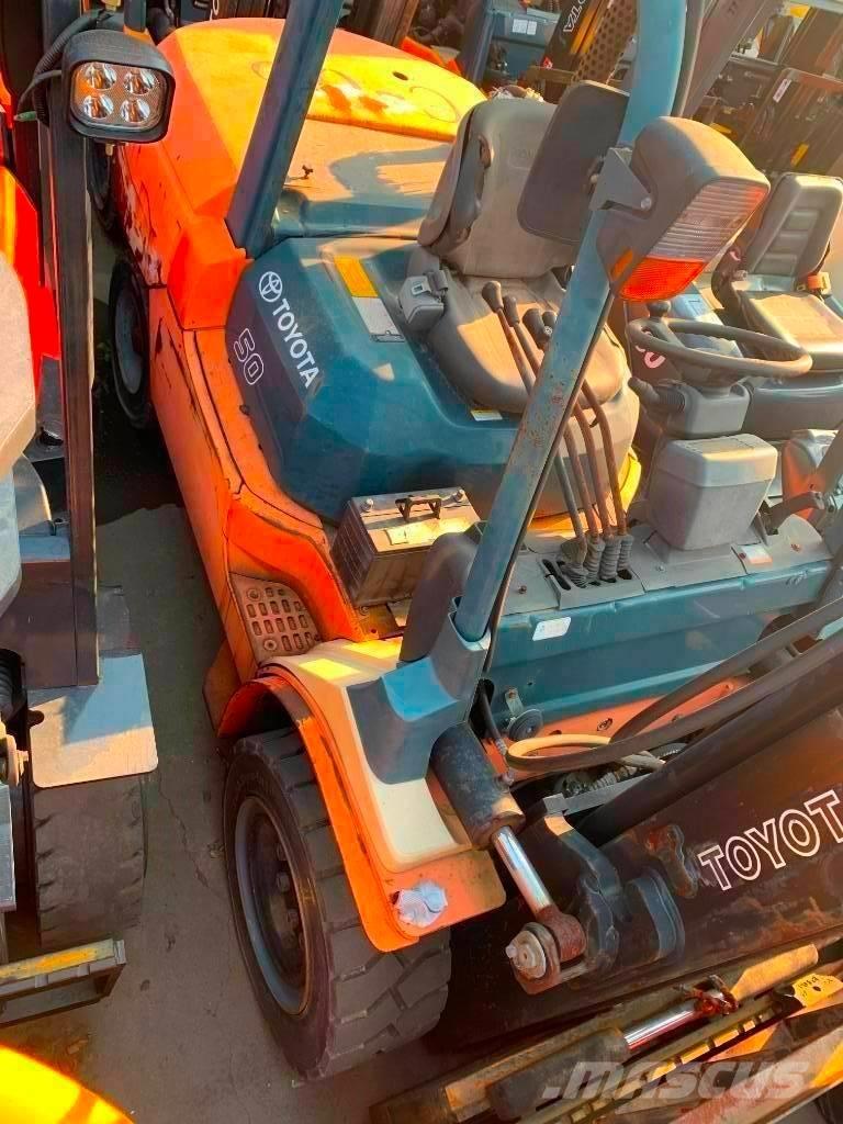 Toyota 7 FDA 50 Dyzeliniai krautuvai