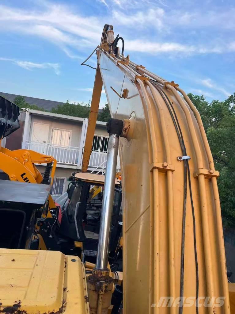 CAT 320 B L Amfibiniai ekskavatoriai