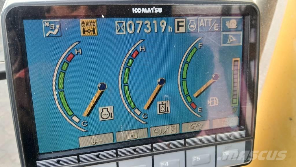 Komatsu PW 148-8 Ratiniai ekskavatoriai