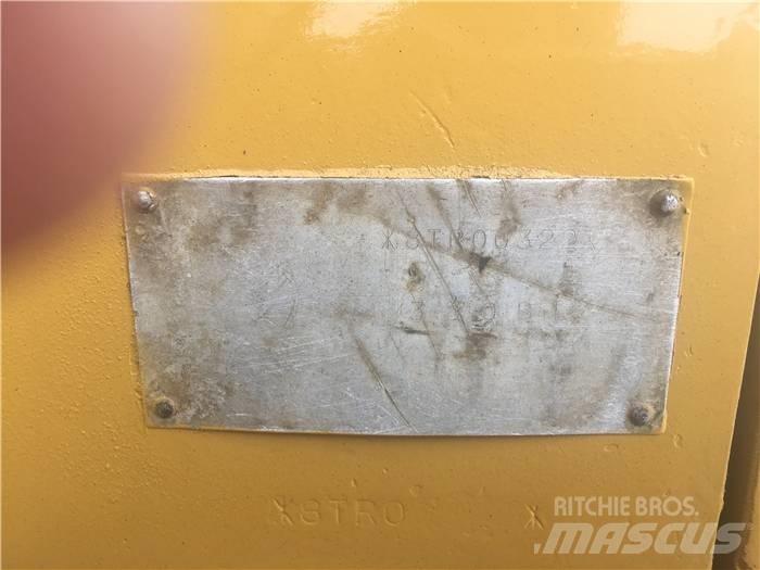 CAT 330 B L Vikšriniai ekskavatoriai