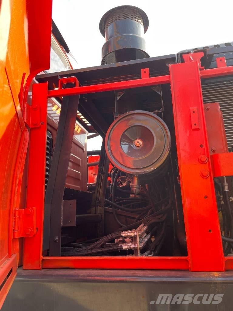 Doosan DX 225 LCA Vikšriniai ekskavatoriai