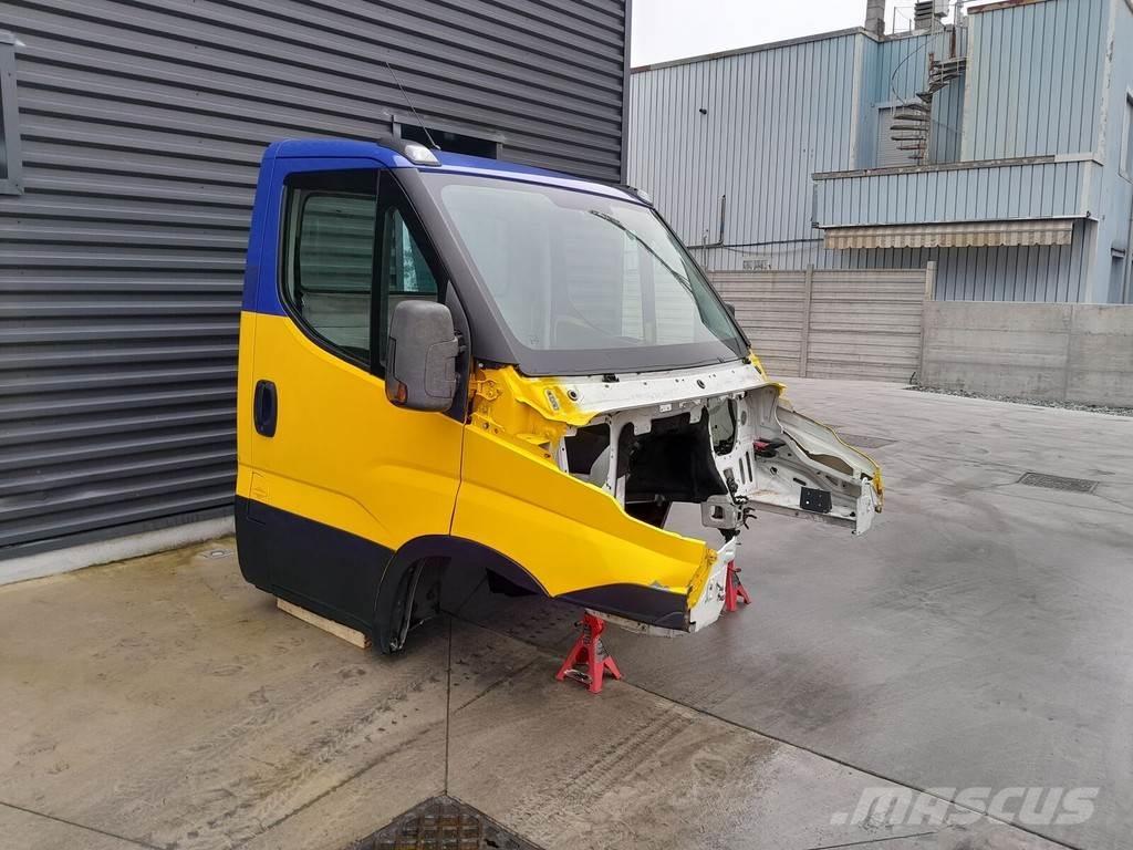 Iveco DAILY Kabinos ir salonai