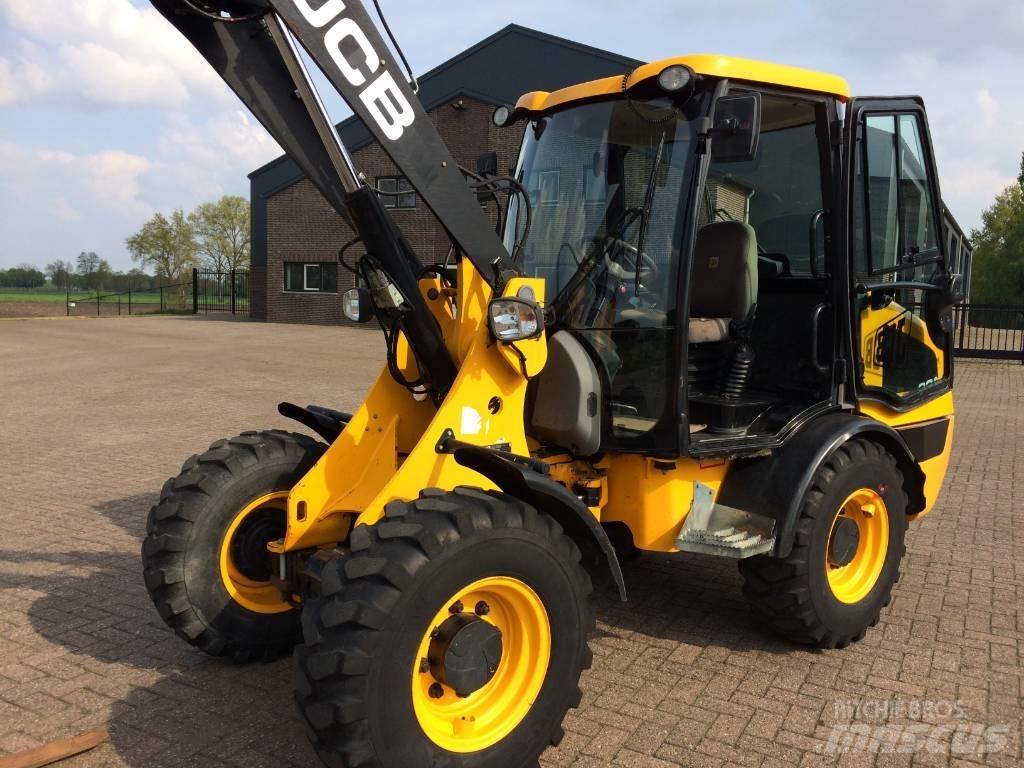 JCB 406 Naudoti ratiniai krautuvai