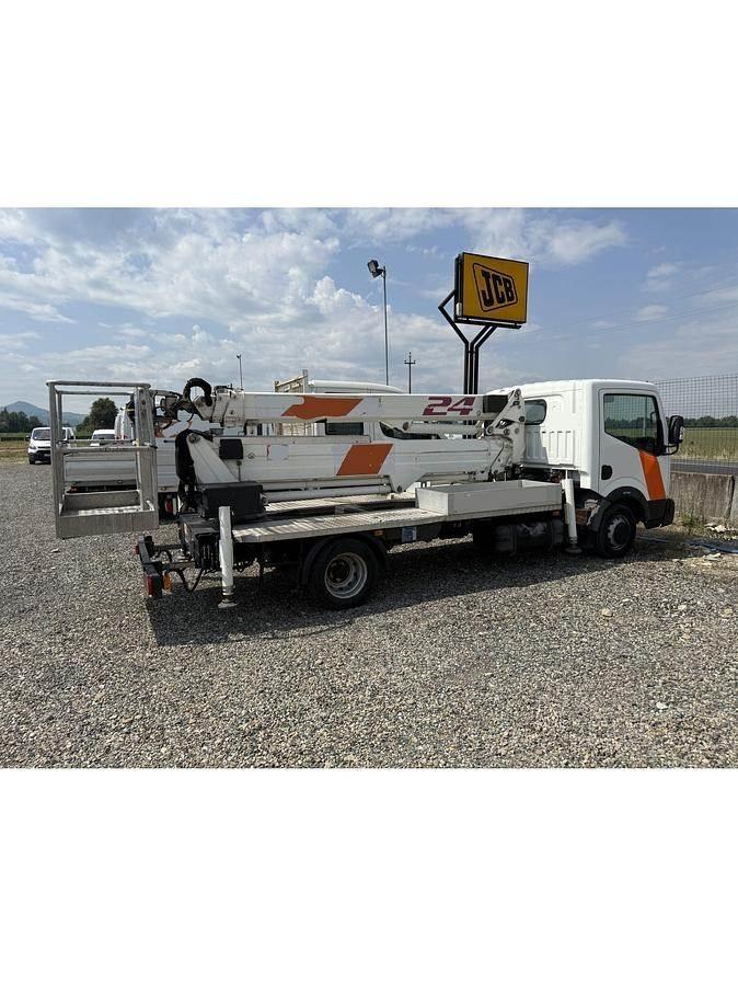 Cela DT24 Ant vilkikų montuojamos kėlimo platformos